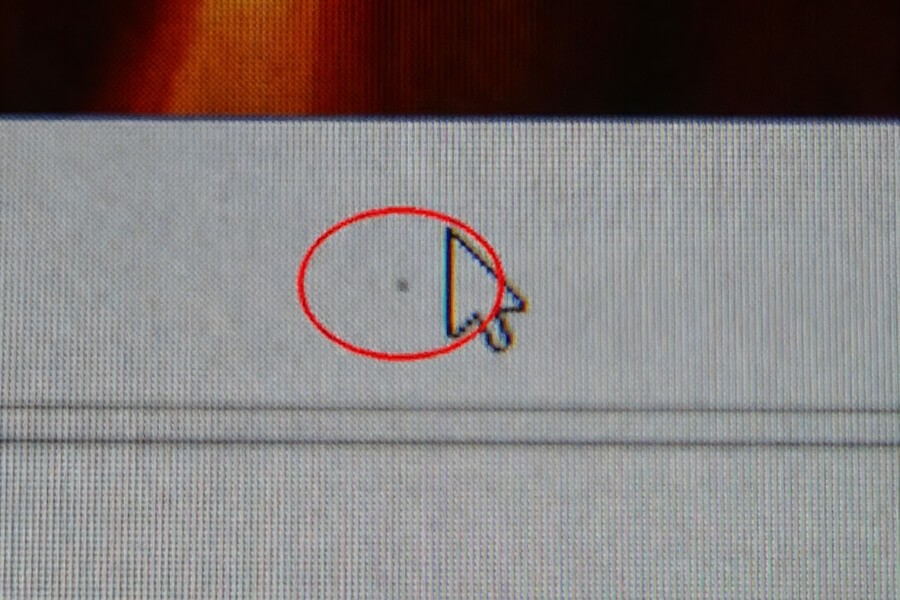 bad pixels on display screen showing bright pixel and dead pixel